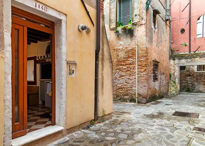 Antico Caminetto Alla Biennale